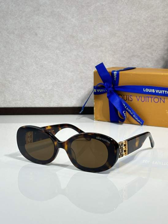 Picture of Louis Vuitton Sunglasses _SKUfw76440080fw